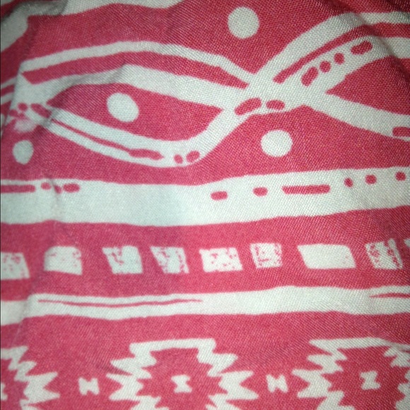 Tribal crop top - Picture 1 of 4