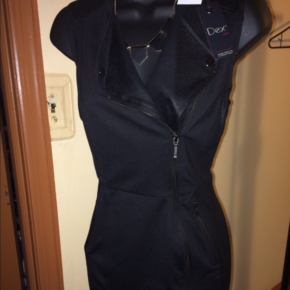 Black dress cute! with zipper detail