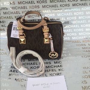 NWT Michael Kors Medium No Baller Please