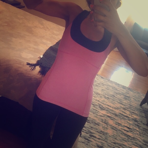 Lululemon tank