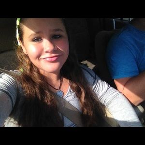 Meet your Posher, Carolina