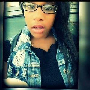 Meet your Posher, Kenyana