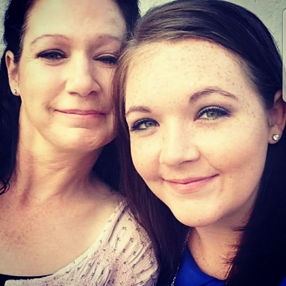 Meet your Posher, Theresa - Picture 2 of 2