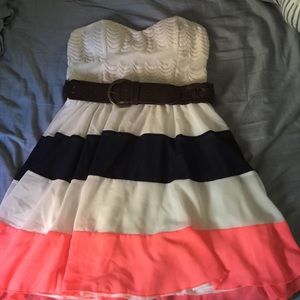 Striped strapless dress with sweetheart neckline