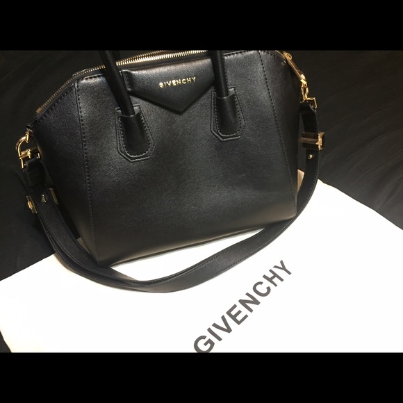 🎉SALE🎉 Tonight.. GIVENCHY Fashion Purse