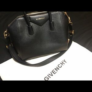 🎉SALE🎉 Tonight.. GIVENCHY Fashion Purse