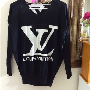 LV SWEATER IN BLACK THIS IS NEW USE ONLY TO TRY ON