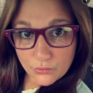 Meet your Posher, Emilee