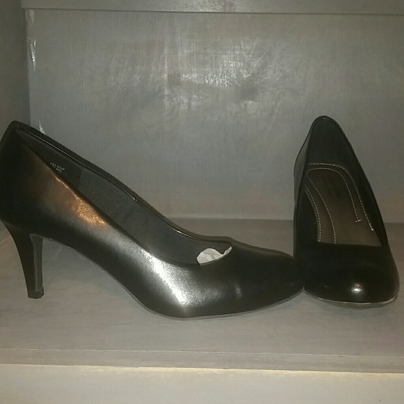 🚫SOLD🚫2 inch Black heels