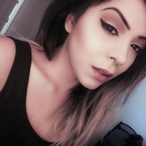 Meet your Posher, Valeria