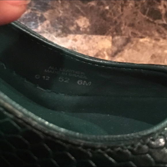 Tory Burch Python heels! Size 6 - Picture 4 of 4