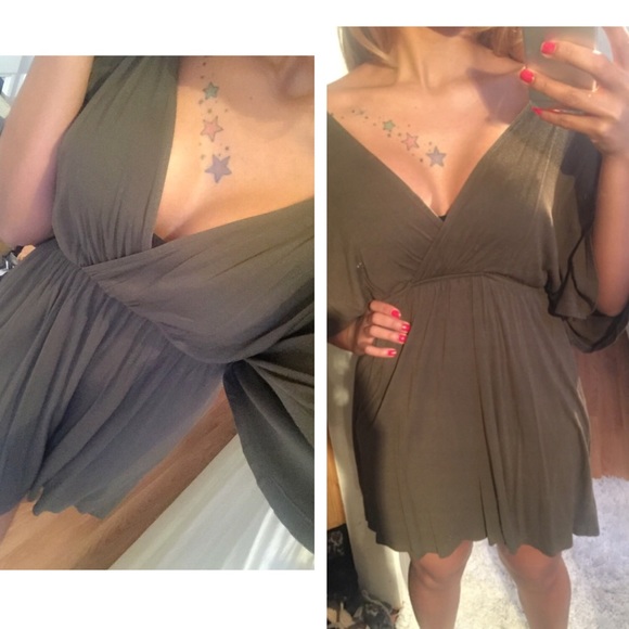 H&M Dresses & Skirts - 💗SALE 💗 H&M Army green v neck shape dress