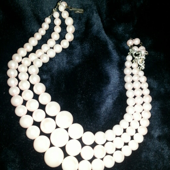 Pink pearl choker