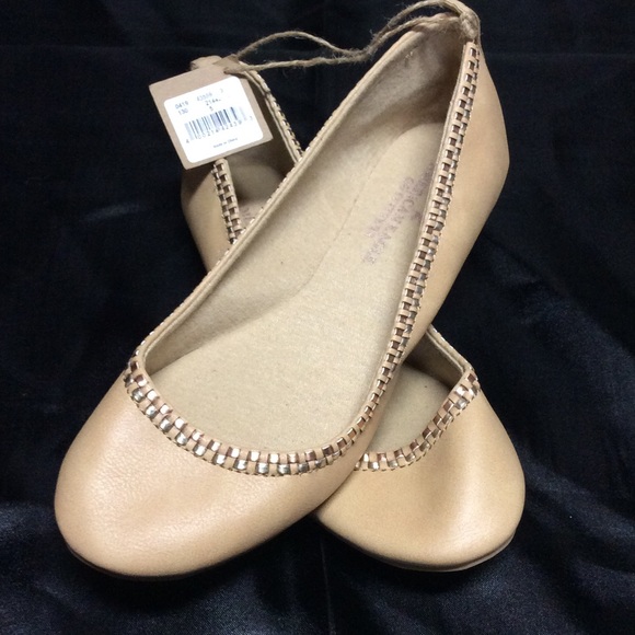 American Eagle flats