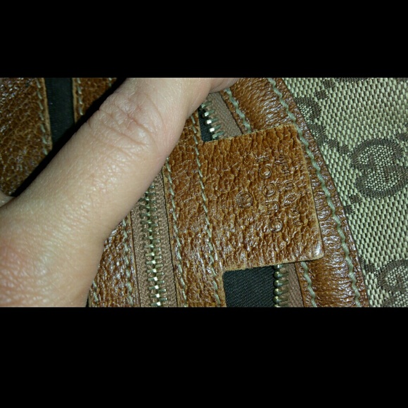 Authentic Gucci hobo w/bamboo - Picture 2 of 4