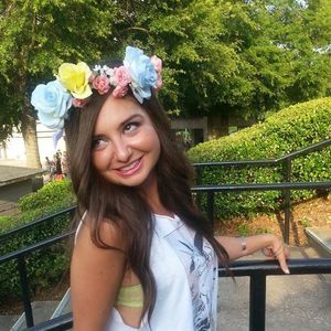 Meet your Posher, Jade