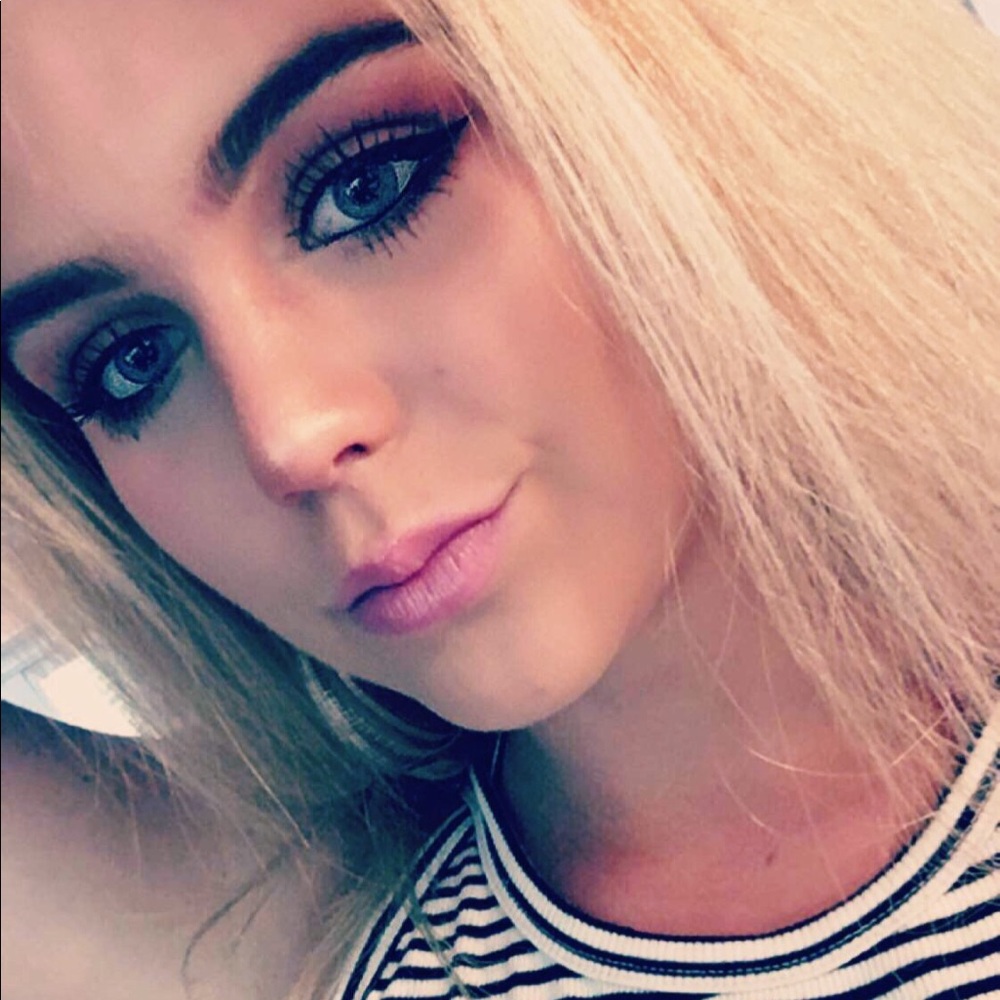 Meet your Posher, Leagh