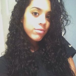 Meet your Posher, Ana