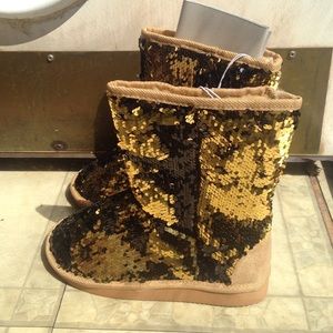 Blind boots NEVER WORN
