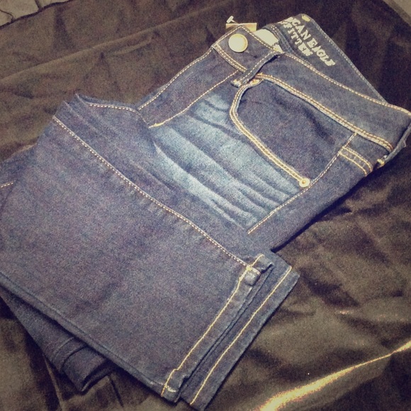 American Eagle Super skinnny size 6 jeans short