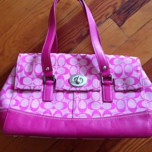 Authentic hit pink like new Coach Purse