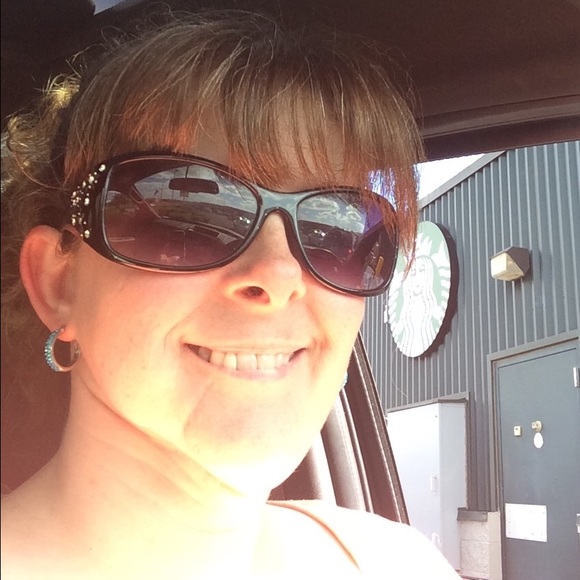 Meet your Posher, Teresa - Picture 1 of 1