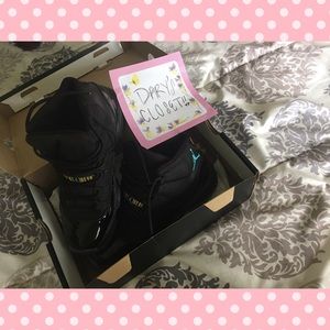 FLASH SALE!!! 🌻🌻🌻 gamma 11 jordan's