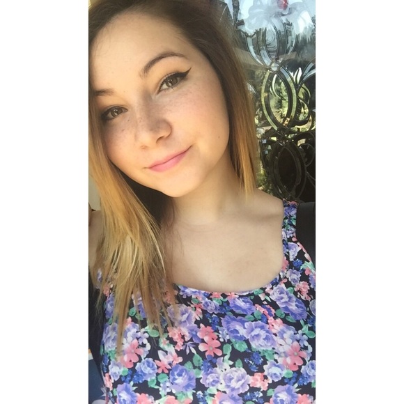Meet your Posher, Kelly - Picture 1 of 1