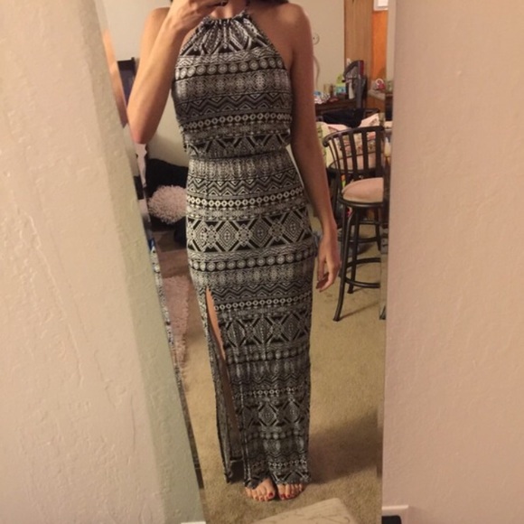 Maxi dress with slit