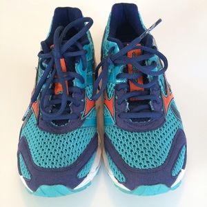 Mizuno Running Shoes Sz 7