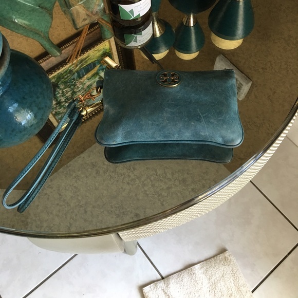 Sold - Picture 1 of 4