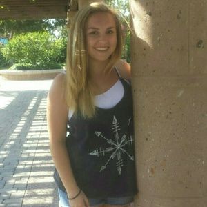 Meet your Posher, Alyssa