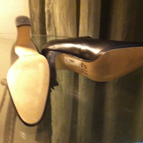 Shoes - Picture 3 of 4