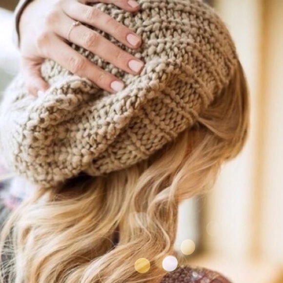 Accessories - Tan chunky knit hat beanie winter fall soft
