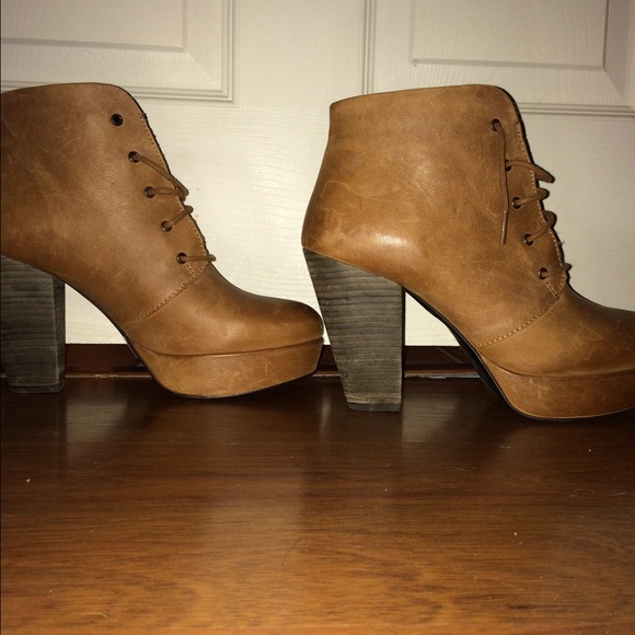 Steve Madden raspy boots