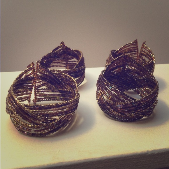 Pair of 4 bracelets