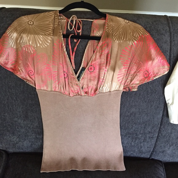 Stylish Bebe red and tan colors
