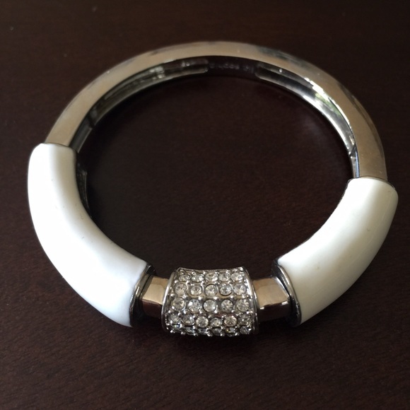 Lia Sophia bracelet: Technicolor White