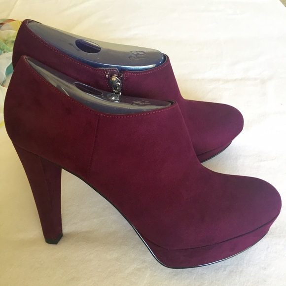 🚫SOLD IN BUNDLE🚫💥HP💥 Marc Fisher platforms - Picture 2 of 4