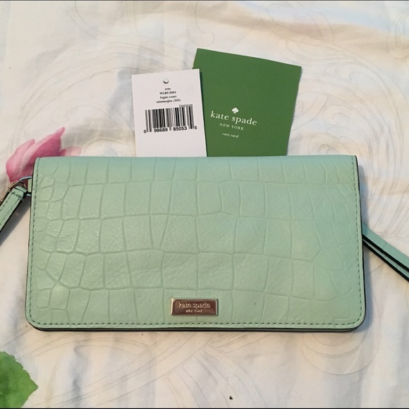 kate spade Handbags - NWT Kate Spade Mint Wristlet Wallet
