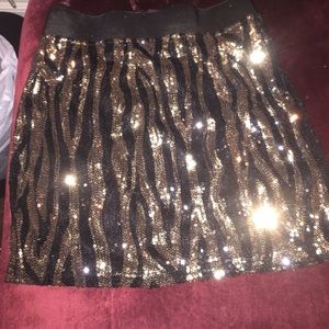 Sequenced skirt