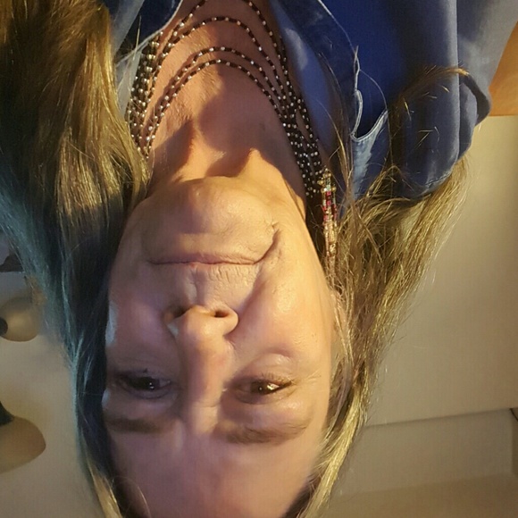 Meet your Posher, Debbie - Picture 1 of 1