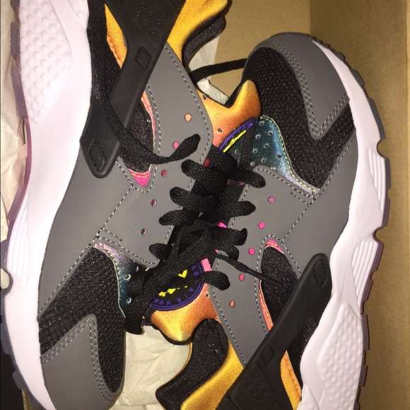 ⛔️SOLD⛔️ Nike Huarache Run