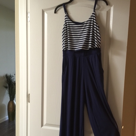 New Navy/White Romper - Picture 2 of 3