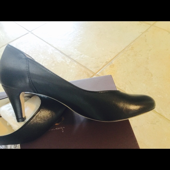 DUO Boots Shoes - NWB DUO mid heel black leather Ekland pump 11 N 42
