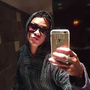 Meet your Posher, Aja