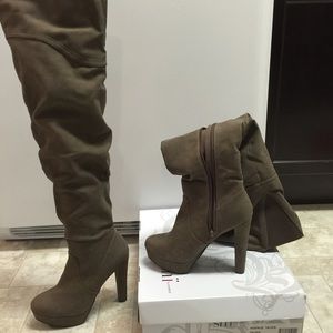 Journeys over the knee boot