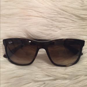 Ray Ban RB4181