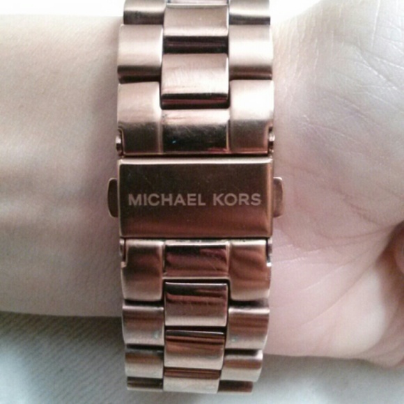 Trade: Michael Kors Rosegold Watch TRADE ACCEPTED - Picture 3 of 4