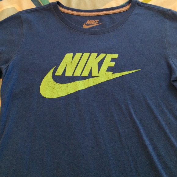 Nike tee